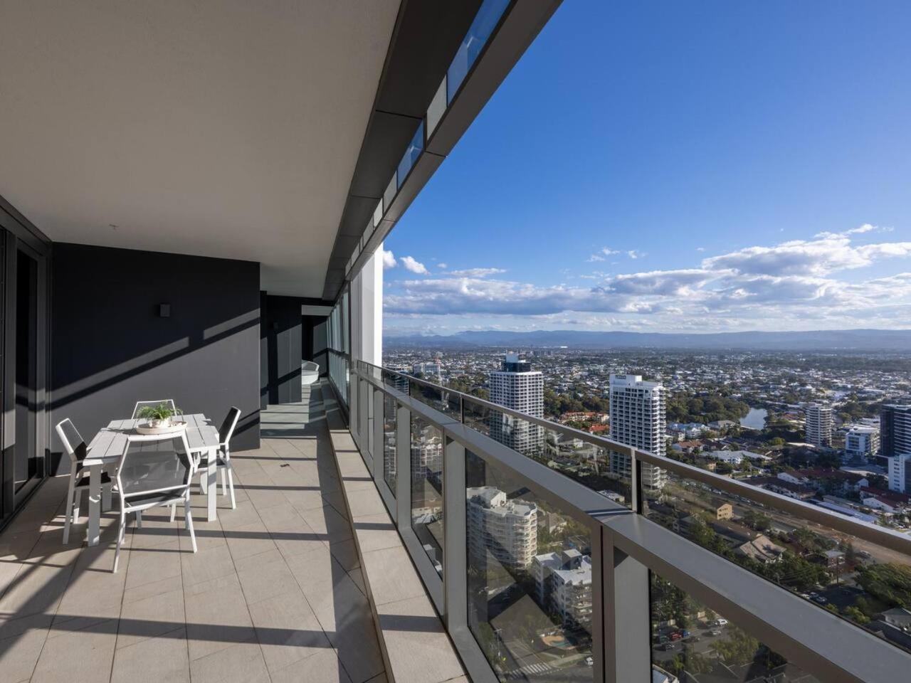 5-star Highfloor Oceanview Dream In Paradise Apartment